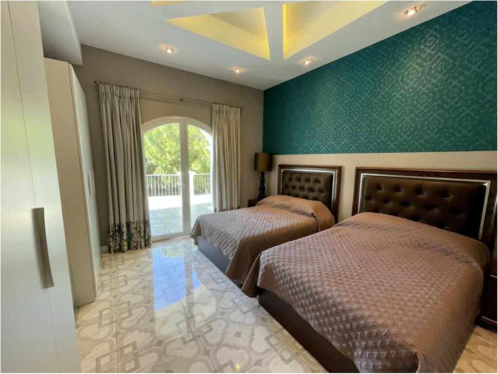 Detached Villa Marbella Málaga - image 10