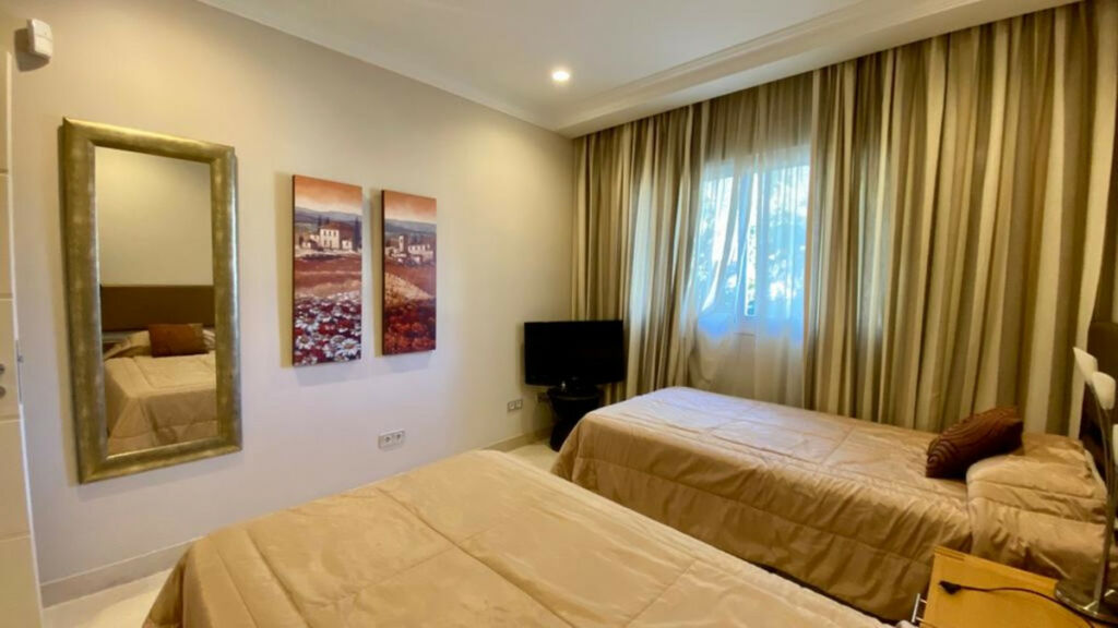 Top Floor Apartment Estepona Málaga - zdjęcie 25