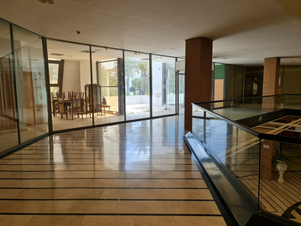 Office Puerto Banús Málaga - imagen 4