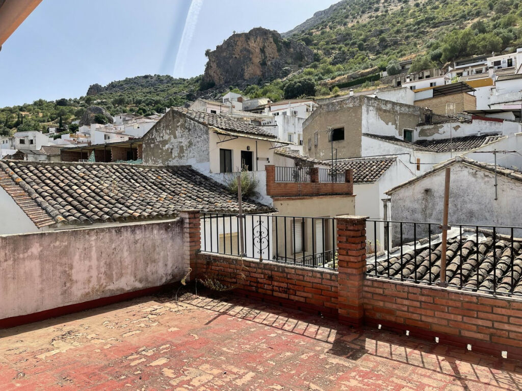 Townhouse Benaoján Málaga - image 16