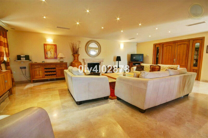 Detached Villa Benalmadena Pueblo Málaga - imagen 10