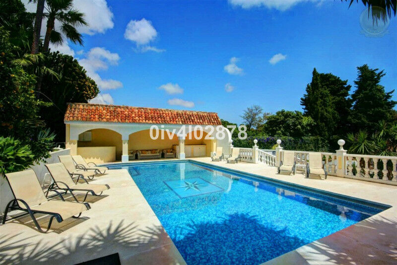 Detached Villa Benalmadena Pueblo Málaga - imagen 4