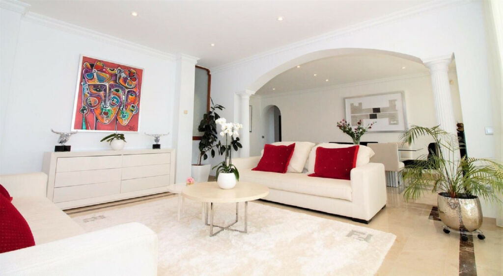 Detached Villa El Paraiso Málaga - image 12
