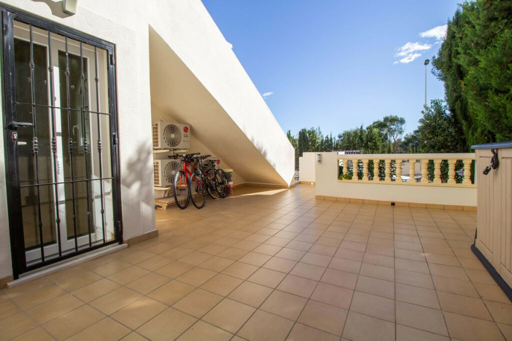 Detached Villa Las Ramblas Golf Alicante - image 14