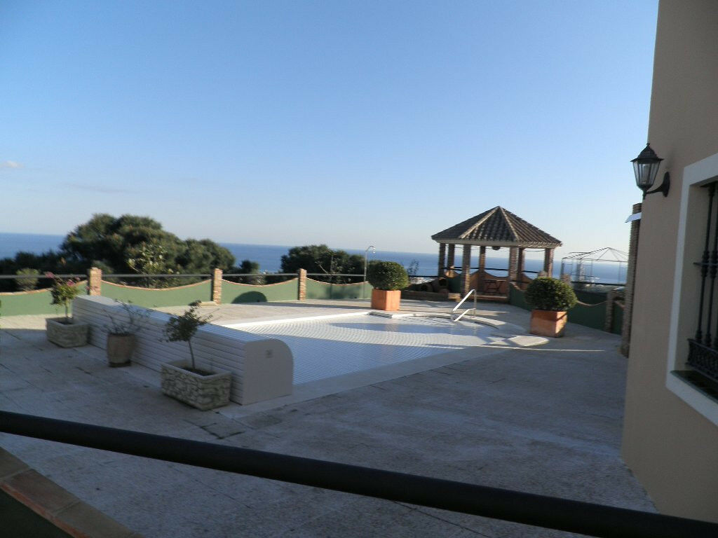 Detached Villa Estepona Málaga - imagen 2