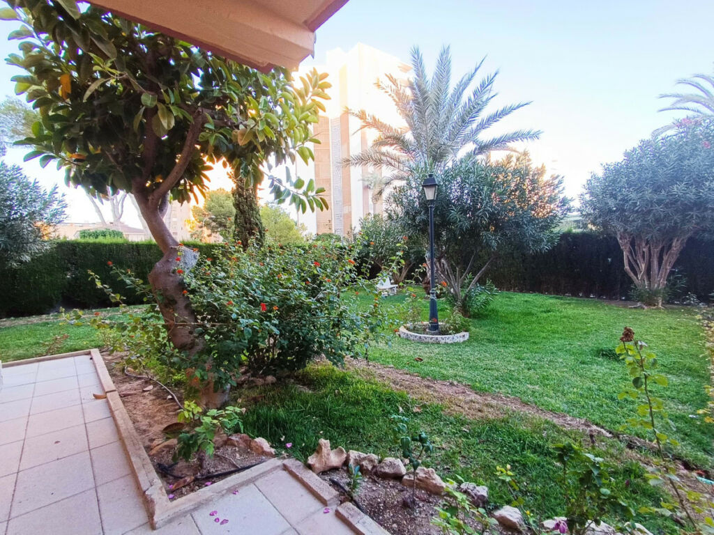 Middle Floor Apartment Campoamor Alicante - Bild 21