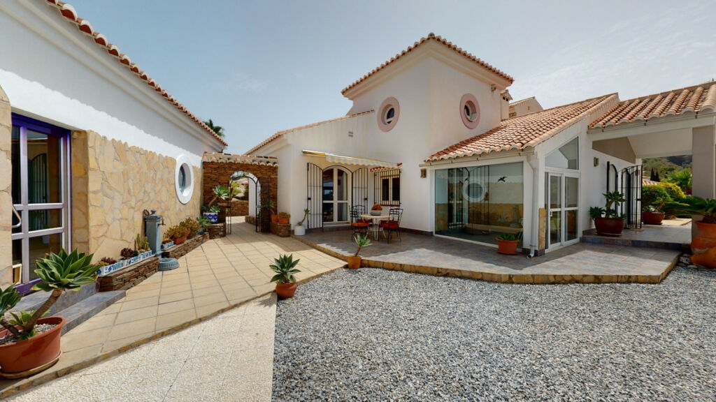 Detached Villa Sayalonga Málaga - imagen 36