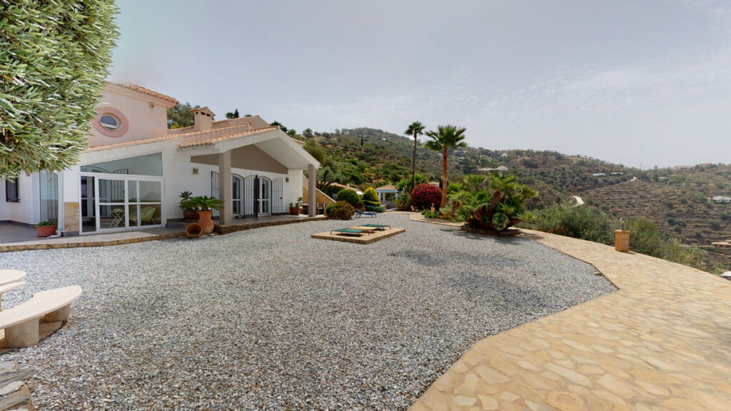 Detached Villa Sayalonga Málaga - imagen 38