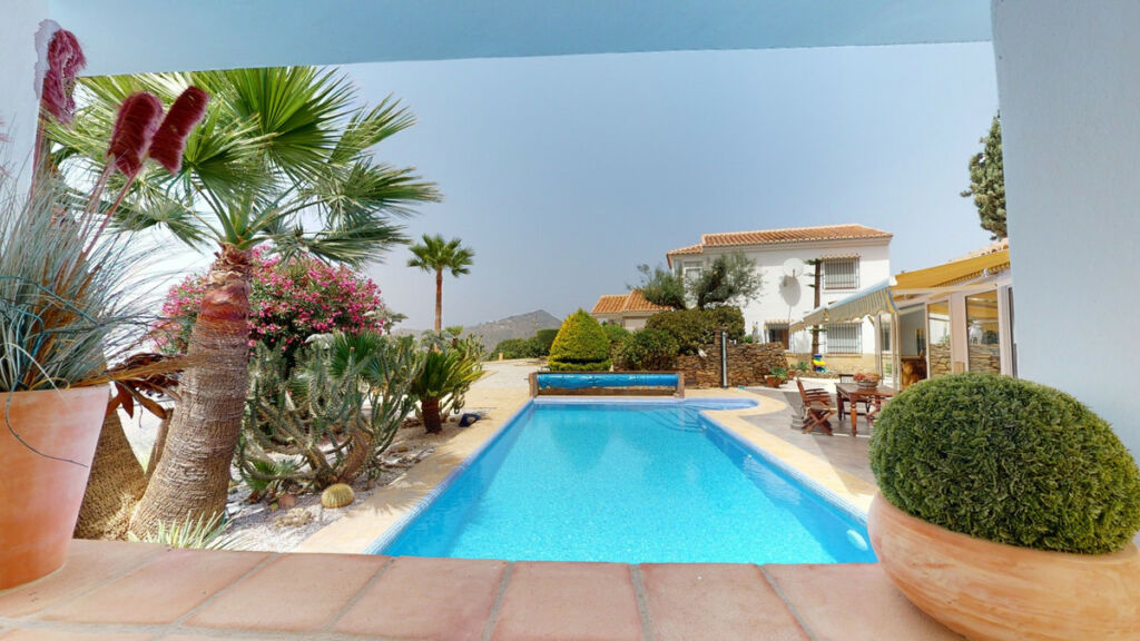 Detached Villa Sayalonga Málaga - imagen 4