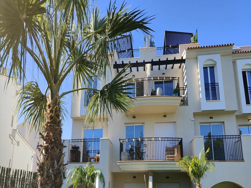 Middle Floor Apartment Denia Alicante - image 3