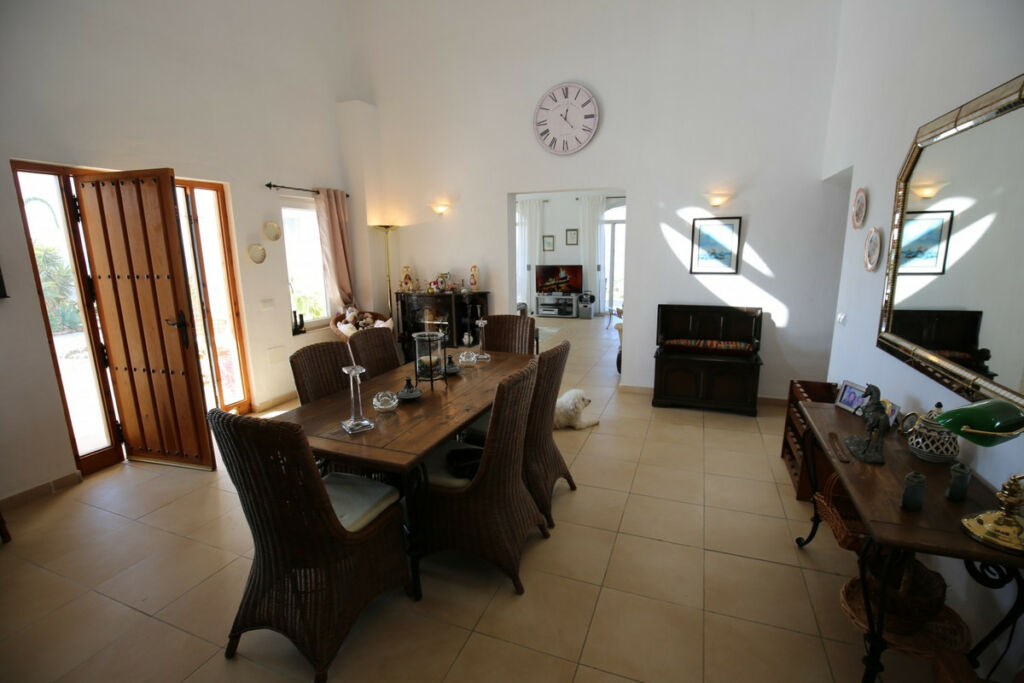 Detached Villa Alcaucín Málaga - imagen 4