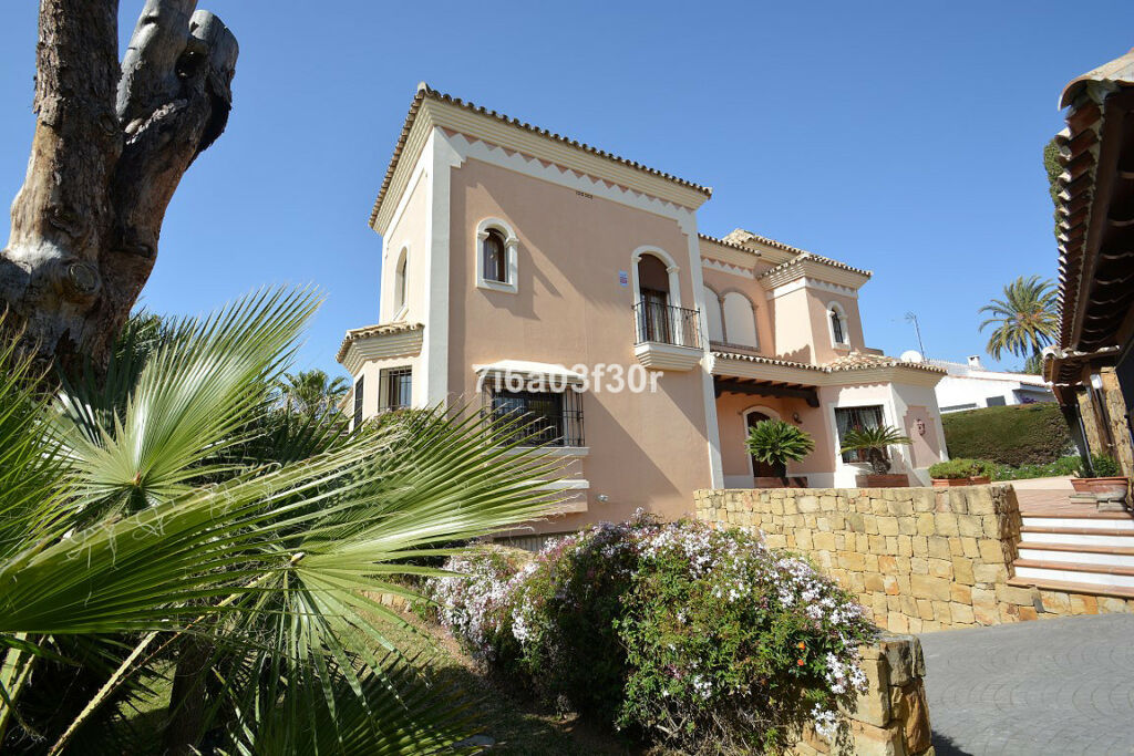 Detached Villa Nueva Andalucía Málaga - Bild 11