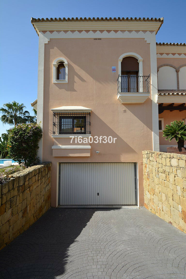 Detached Villa Nueva Andalucía Málaga - Bild 12