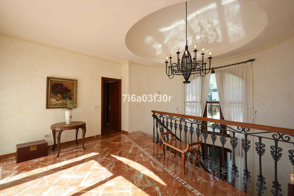 Detached Villa Nueva Andalucía Málaga - Bild 29