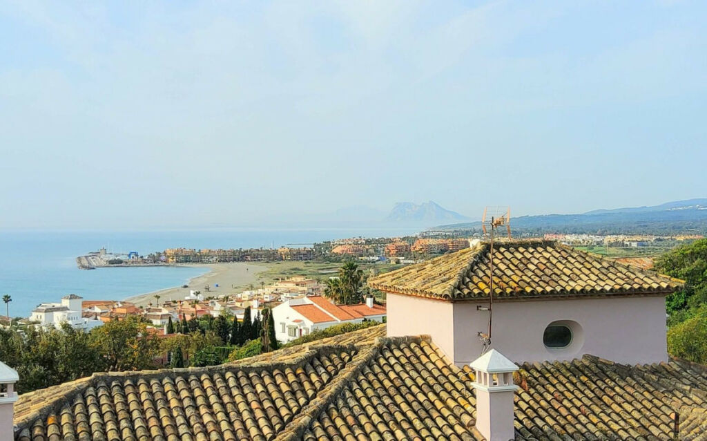 Detached Villa Torreguadiaro Cádiz - imagen 3