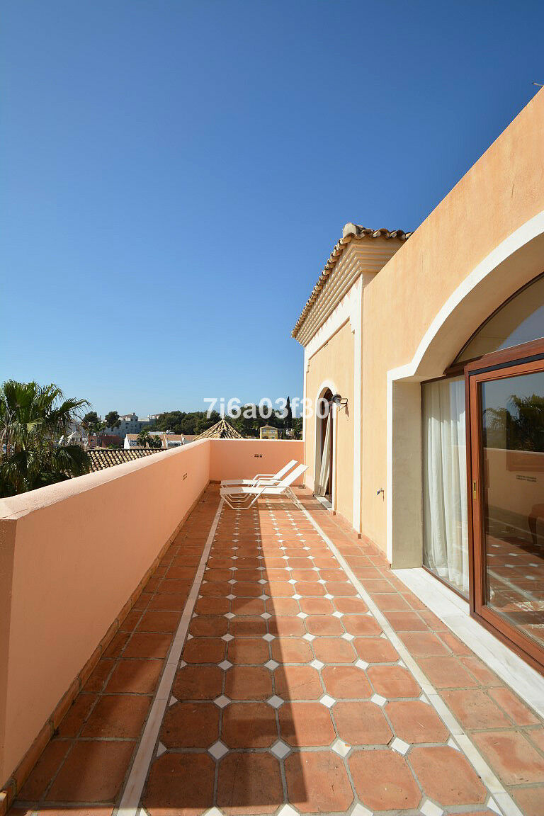 Detached Villa Nueva Andalucía Málaga - Bild 31