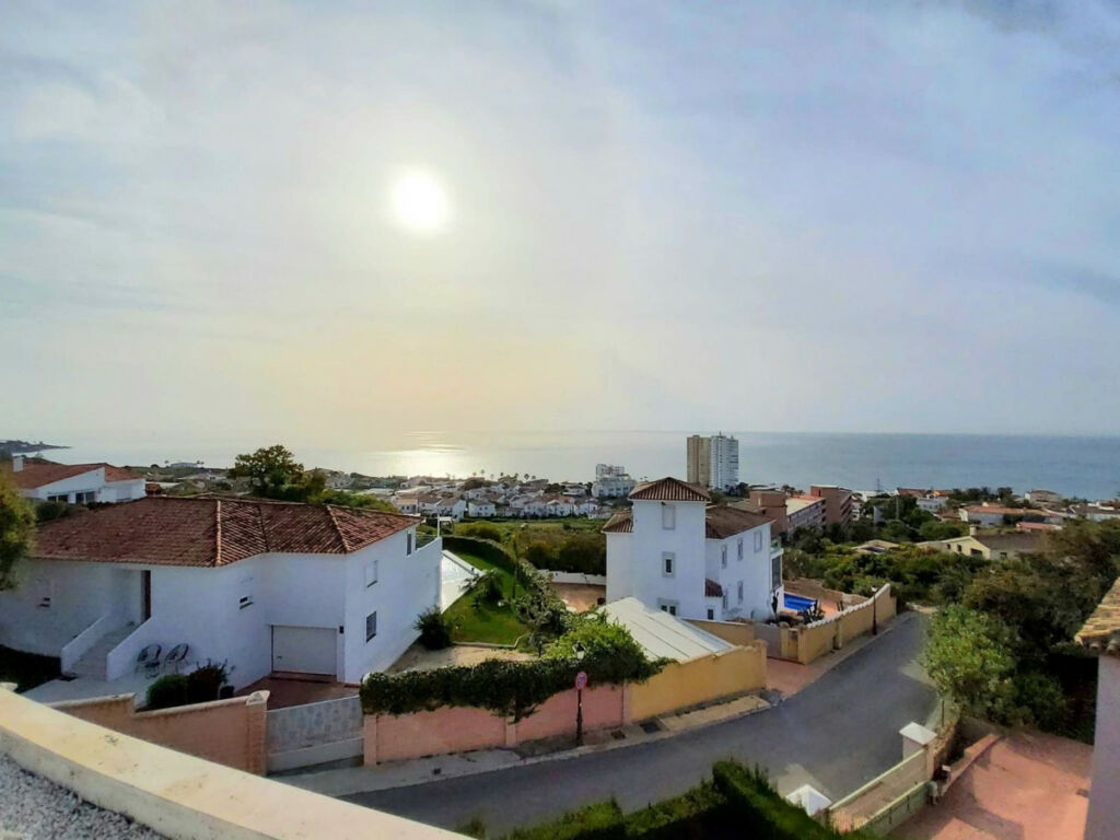 Detached Villa Torreguadiaro Cádiz - imagen 4