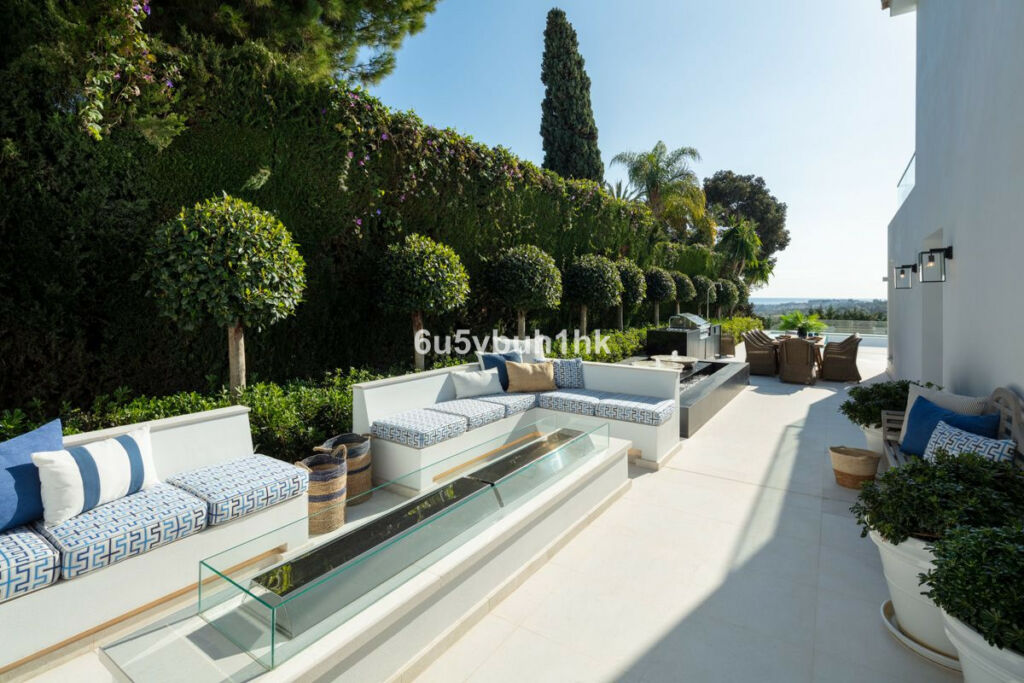 Detached Villa Nueva Andalucía Málaga - image 25