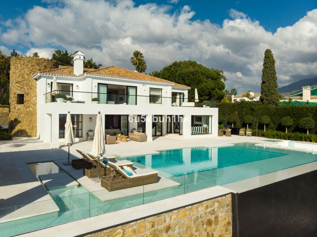 Detached Villa Nueva Andalucía Málaga - image 30