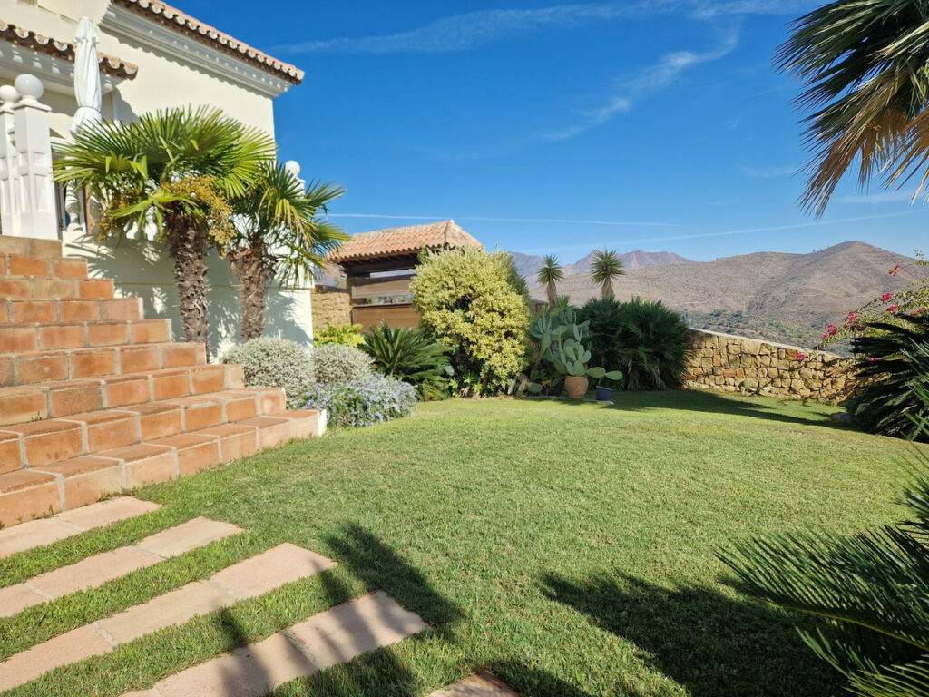 Detached Villa La Mairena Málaga - imagen 14