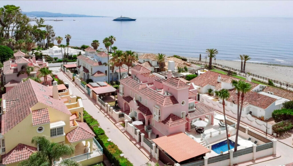 Detached Villa Marbella Málaga - image 17