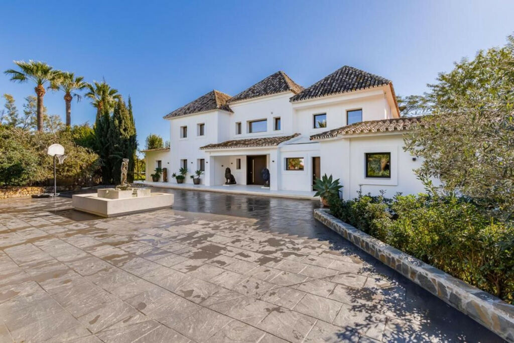 Detached Villa Atalaya Málaga - image 3