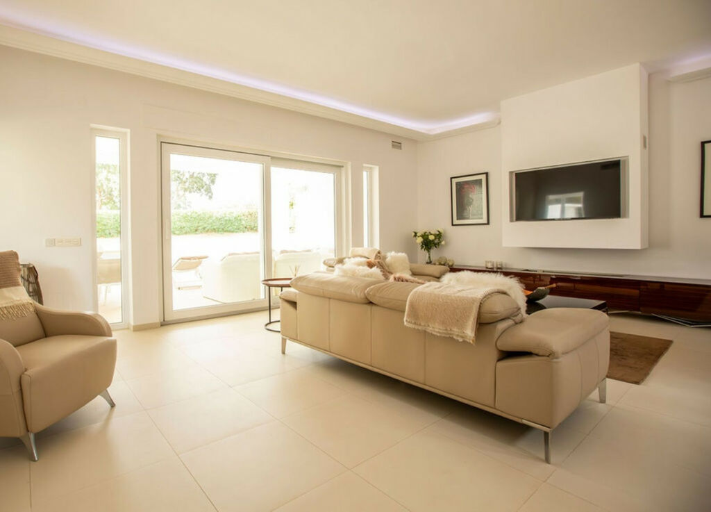 Detached Villa San Roque Club Cádiz - zdjęcie 11