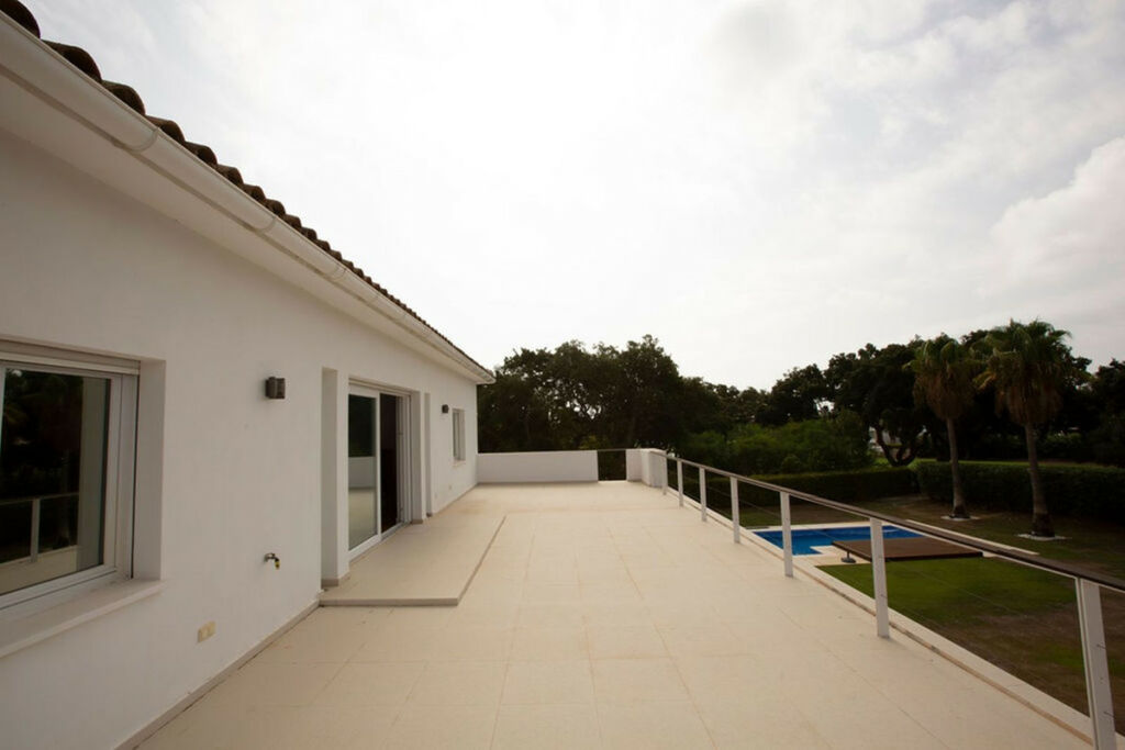 Detached Villa San Roque Club Cádiz - zdjęcie 17