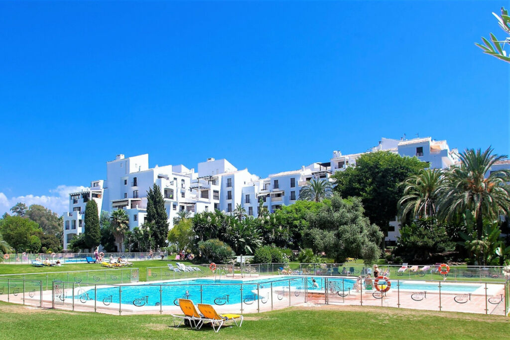 Middle Floor Apartment Puerto Banús Málaga