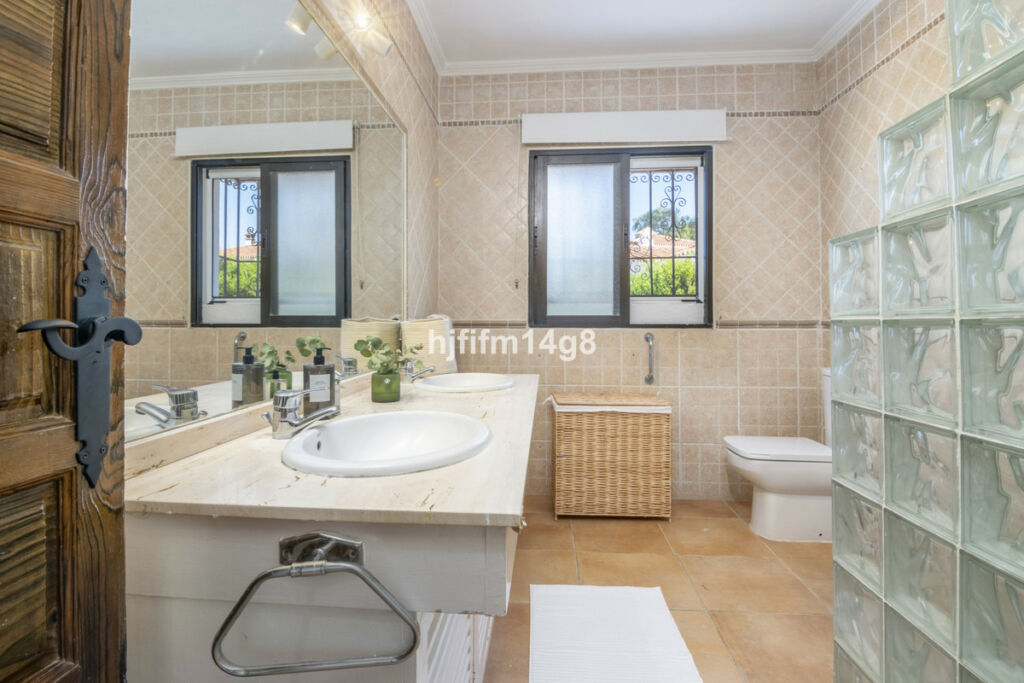 Detached Villa San Pedro de Alcántara Málaga - imagen 11