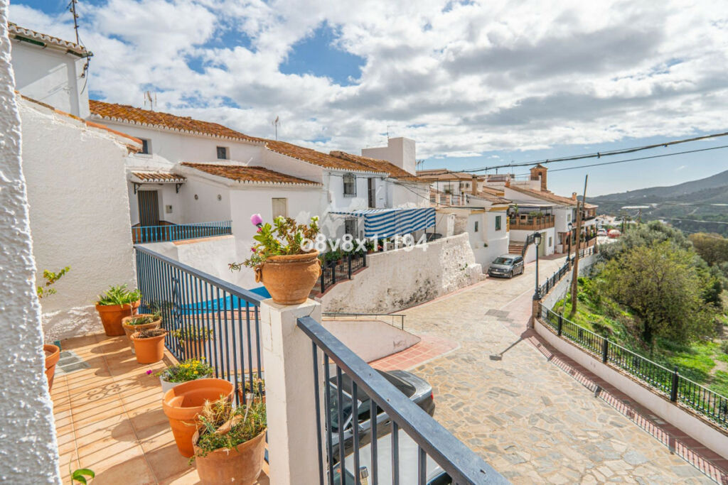 Detached Villa Macharaviaya Málaga - imagen 12