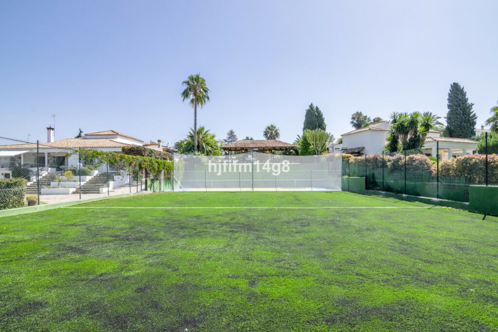 Detached Villa San Pedro de Alcántara Málaga - imagen 35