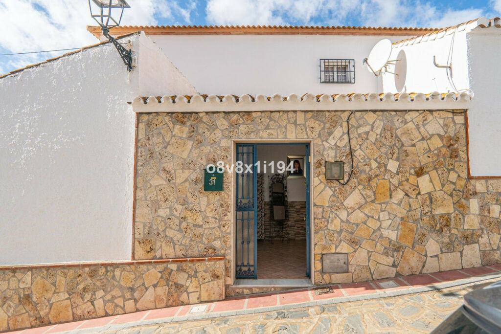 Detached Villa Macharaviaya Málaga - imagen 4