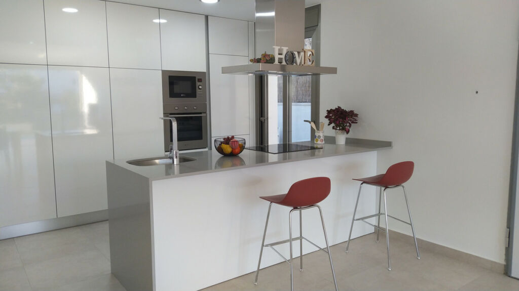 Detached Villa Villamartin Alicante - image 5