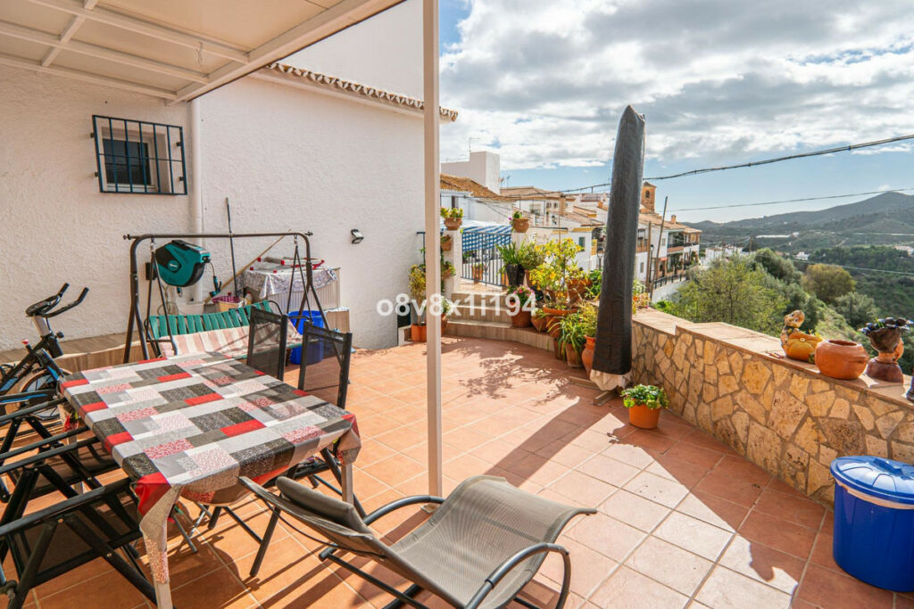 Detached Villa Macharaviaya Málaga - imagen 8