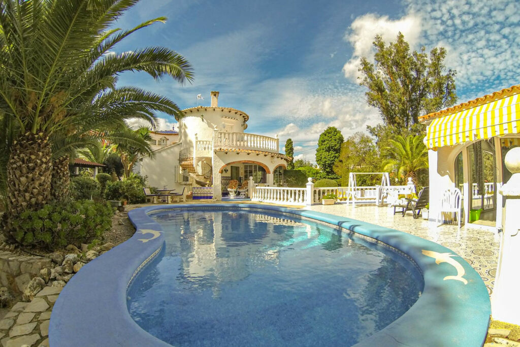 Detached Villa Denia Alicante - image 2