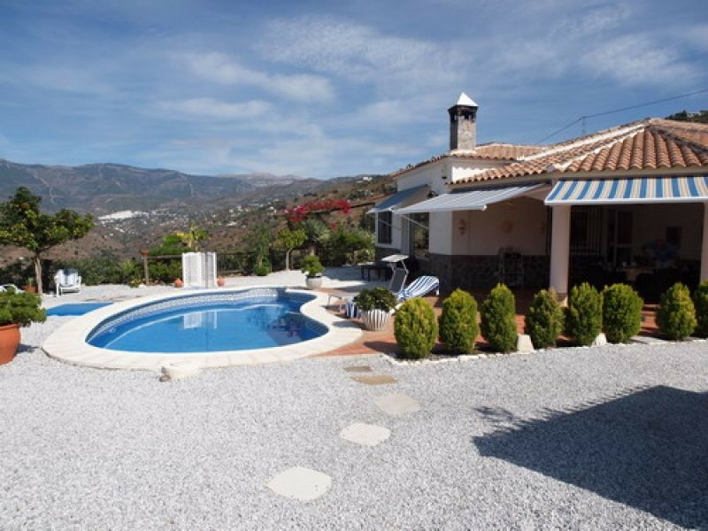 Detached Villa Sayalonga Málaga