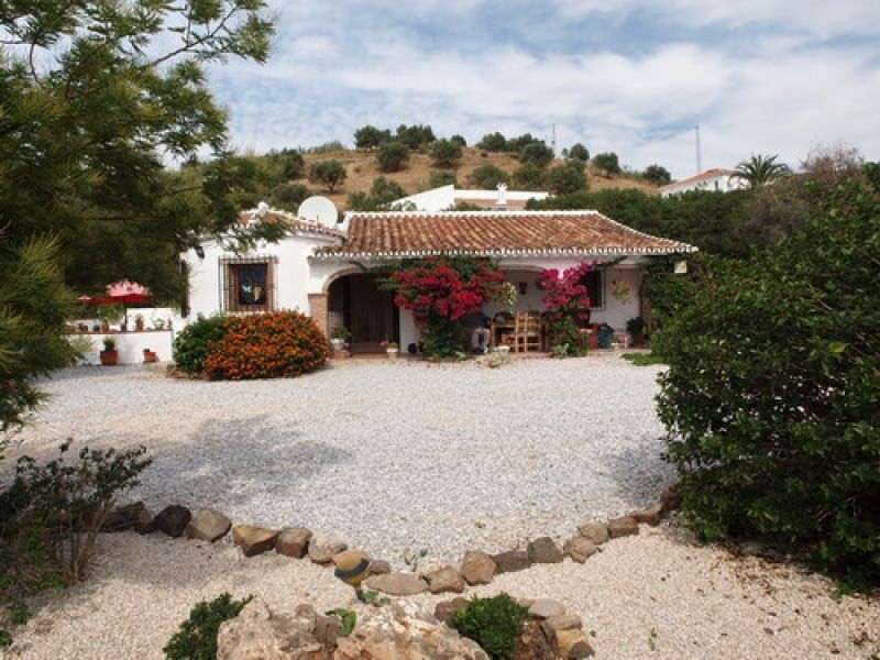 Detached Villa Alcaucín Málaga