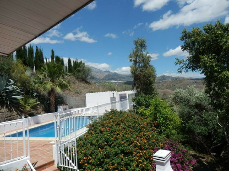 Detached Villa Viñuela Málaga