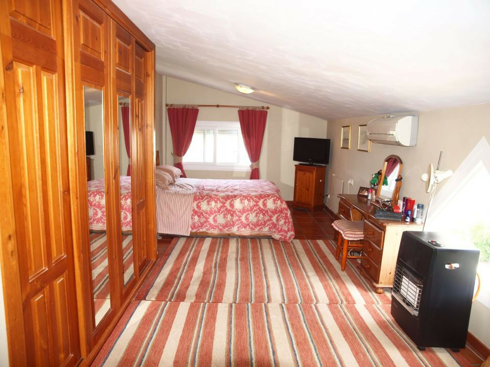 Detached Villa Alcaucín Málaga - imagen 14