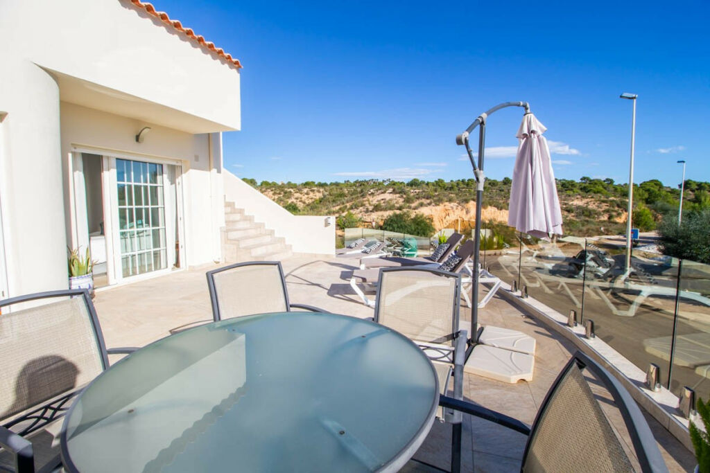 Detached Villa Las Ramblas Golf Alicante - image 15