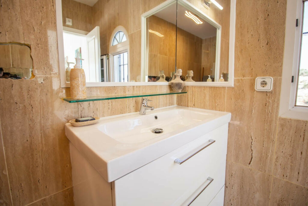 Detached Villa Las Ramblas Golf Alicante - image 17