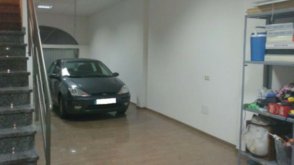Top Floor Apartment Benamocarra Málaga - image 2