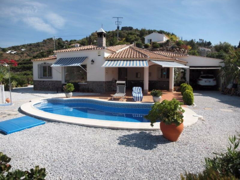 Detached Villa Sayalonga Málaga - imagen 2