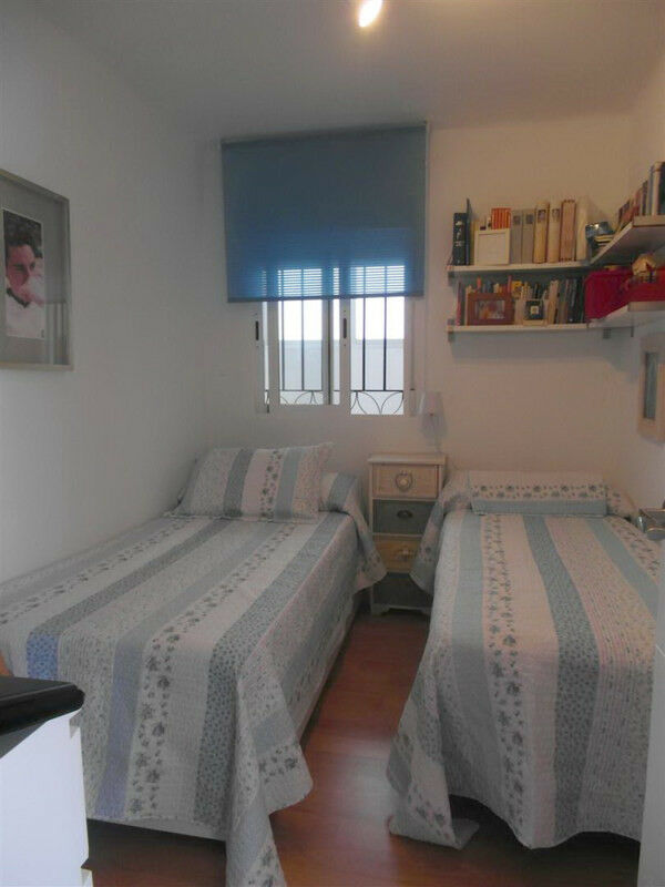 Middle Floor Apartment Torre del Mar Málaga - imagen 12
