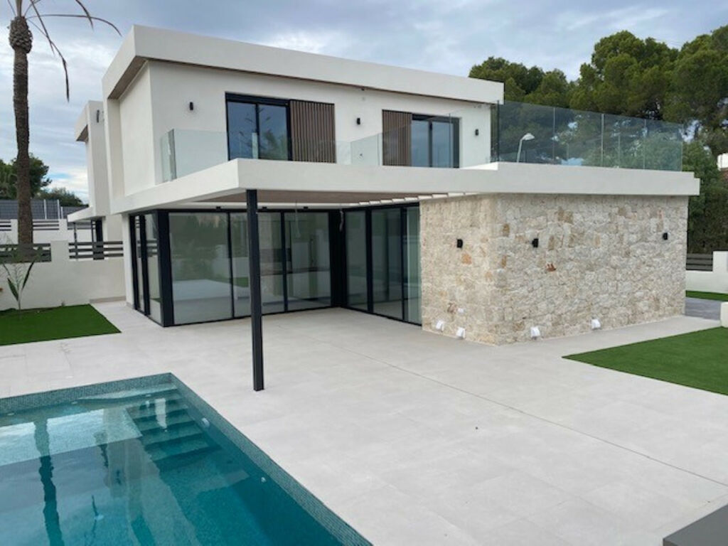 Detached Villa Lomas de Cabo Roig Alicante - image 26