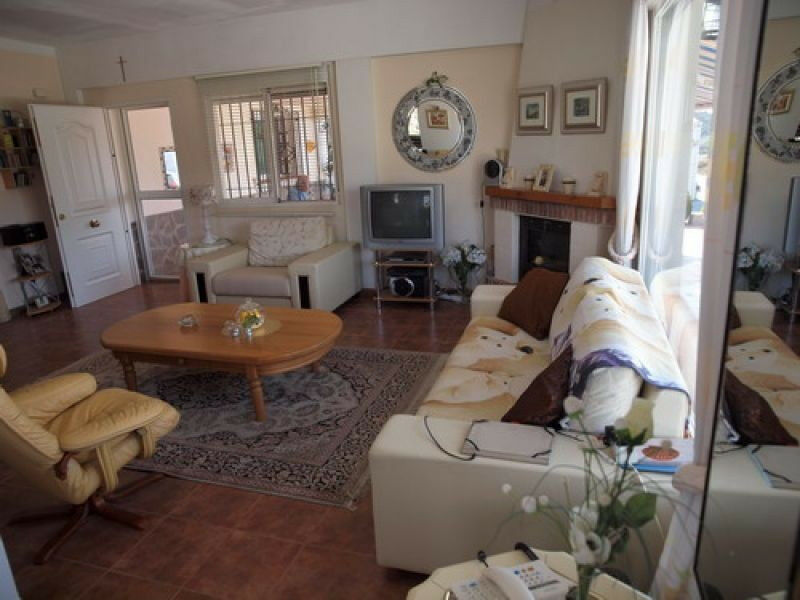 Detached Villa Sayalonga Málaga - imagen 3