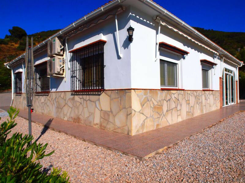 Detached Villa Alcaucín Málaga - imagen 4