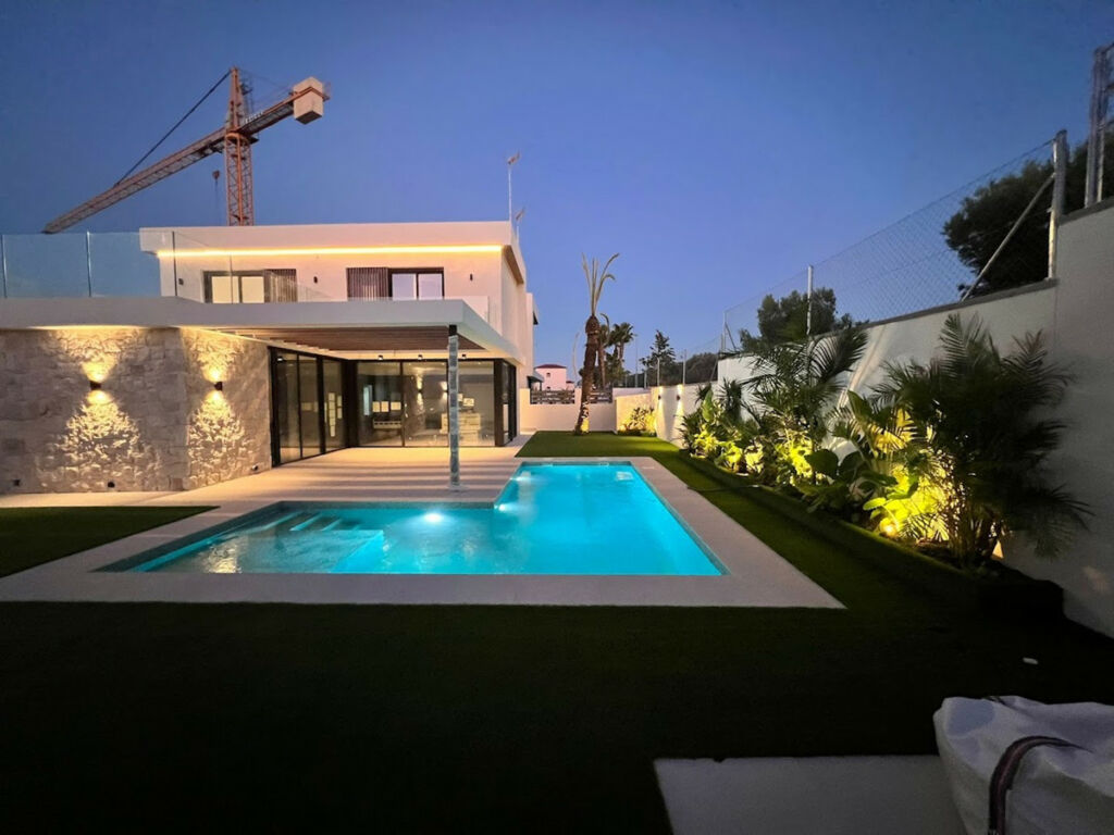 Detached Villa Lomas de Cabo Roig Alicante - image 39