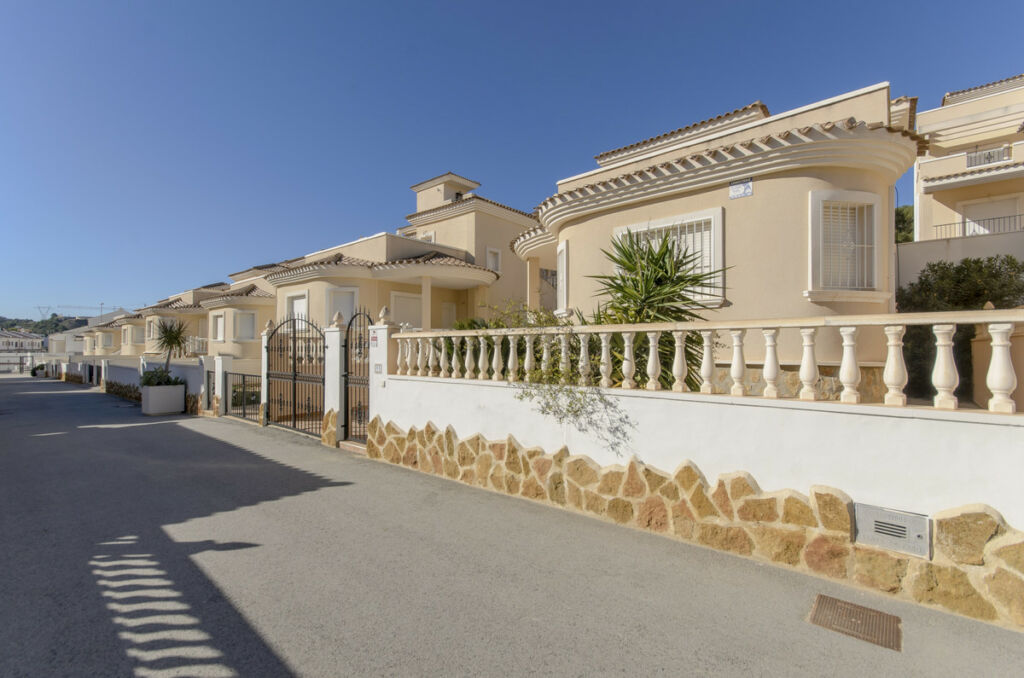 Detached Villa San Miguel de Salinas Alicante - image 43